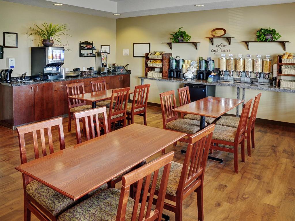 Lakeview Inns & Suites - Slave Lake Экстерьер фото